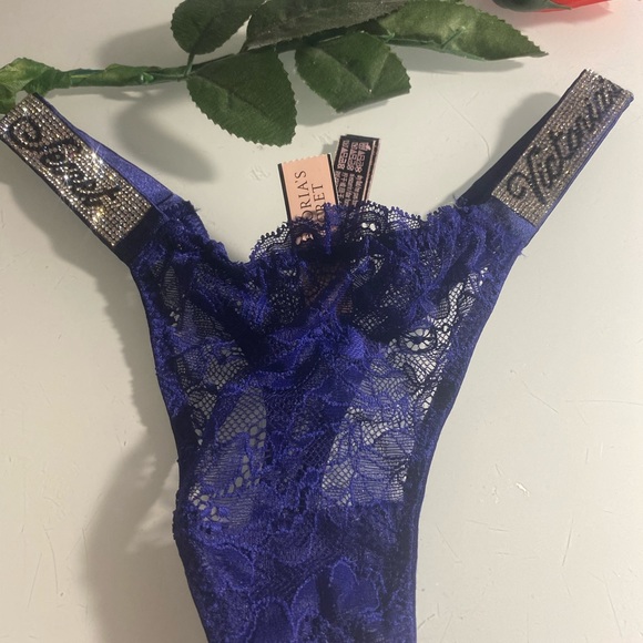 Victoria’s Secret Thongs - Picture 5 of 7